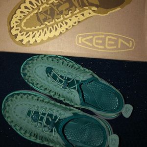 COPY - Women’s Uneek Keen shoes - Brand New!